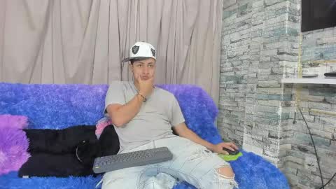 Snapshot of noahandbunny chatting on May 21, 2026, 11:17 am Noahandbunny online show from May 21, 2026, 11:17 am
