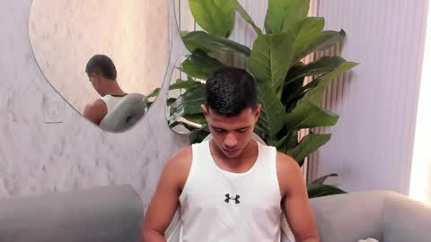 Snapshot of noahdark_ chatting on April 19, 2026, 11:18 pm NOAH online show from April 19, 2026, 11:18 pm