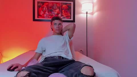 noahh_sky online show from March 24, 2026, 3:33 am