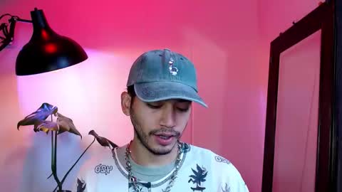 Snapshot of noahnoguera_ chatting on April 5, 2026, 4:04 pm Noah online show from April 5, 2026, 4:04 pm