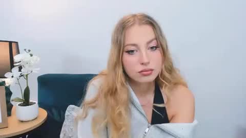 noahpretty online show from September 23, 2025, 3:48 pm