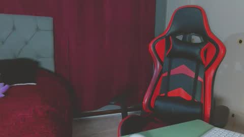 Snapshot of noamartin_ chatting on October 6, 2025, 12:08 am Noamartin online show from October 6, 2025, 12:08 am