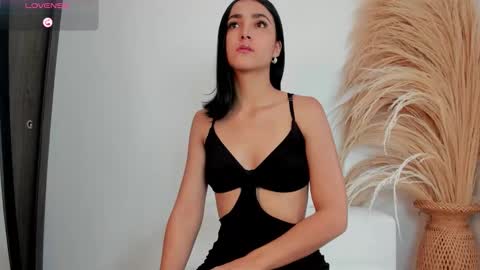 Noami Rose  online show from December 21, 2025, 8:27 pm