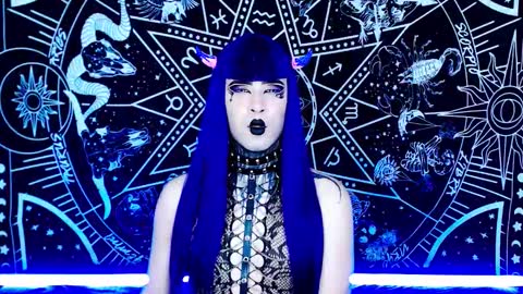 caroline online show from November 30, 2025, 1:20 am