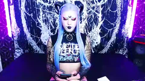 caroline online show from June 26, 2026, 1:54 am