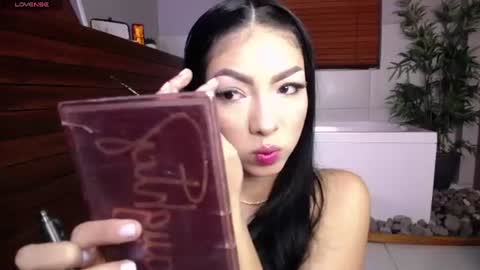 Noa Stone online show from June 15, 2026, 4:04 am