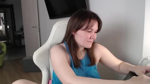 Snapshot of nodarell chatting on December 2, 2025, 2:23 pm nodarell online show from December 2, 2025, 2:23 pm