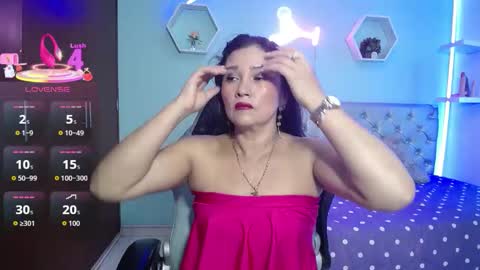 Snapshot of noelia_milfs chatting on October 27, 2025, 1:53 am noelia_milfs online show from October 27, 2025, 1:53 am