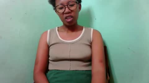 Snapshot of noella711128 chatting on October 13, 2025, 5:51 am noella711128 online show from October 13, 2025, 5:51 am