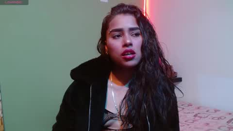 Noha Thomson online show from February 20, 2025, 8:25 pm