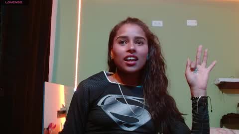 Noha Thomson online show from March 2, 2025, 1:15 am