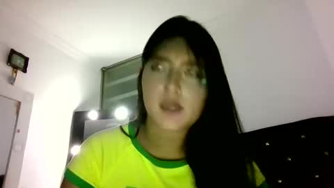 Snapshot of nohemi_18 chatting on June 11, 2026, 4:43 am Nohemi online show from June 11, 2026, 4:43 am