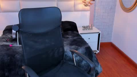  Nohemi   online show from February 12, 2026, 7:42 pm