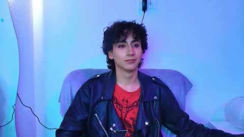 maxie online show from October 15, 2025, 2:33 am