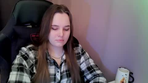 noir_ember_ online show from November 21, 2025, 1:54 pm