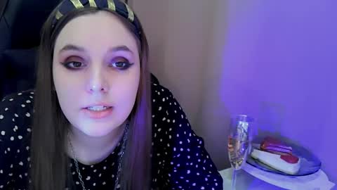 noir_ember_ online show from February 27, 2026, 4:40 pm