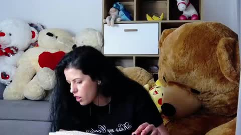 noirbella online show from May 22, 2026, 8:36 pm
