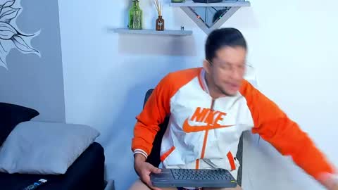 Snapshot of nolan_joness chatting on May 23, 2026, 11:47 am Im Nolan online show from May 23, 2026, 11:47 am