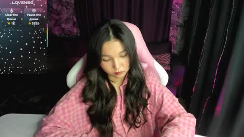 nomi online show from March 17, 2026, 8:01 pm