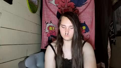 Snapshot of nonbinarybeauty20 chatting on July 7, 2026, 8:18 am nonbinarybeauty20 online show from July 7, 2026, 8:18 am