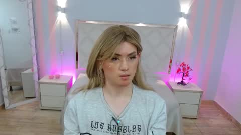 Snapshot of nooah_tay chatting on February 18, 2026, 7:10 pm nooah_tay online show from February 18, 2026, 7:10 pm