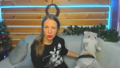 Snapshot of nora_adamss chatting on December 7, 2024, 12:52 am Nora online show from December 7, 2024, 12:52 am