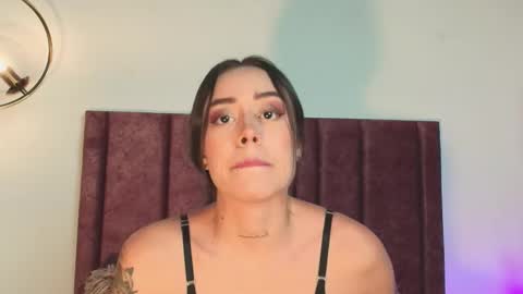 Nora Da Silva online show from October 7, 2025, 12:52 am