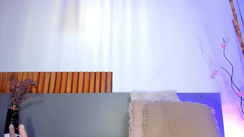 Nora Da Silva online show from April 21, 2026, 2:51 am