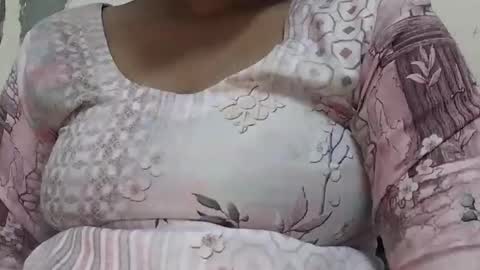 nora_roy246 online show from November 3, 2025, 4:14 am