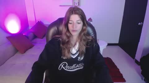 Nora online show from December 10, 2024, 9:33 pm