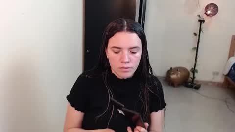 noreen_ online show from December 20, 2024, 4:04 pm