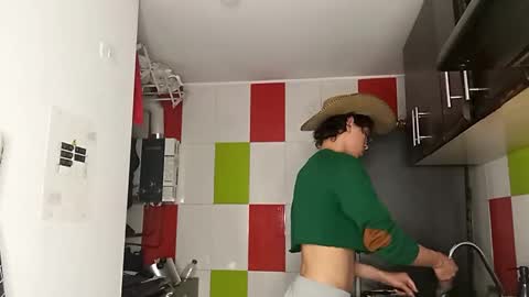 Snapshot of norehg__ chatting on October 29, 2025, 9:22 am Norehg online show from October 29, 2025, 9:22 am