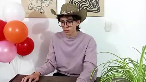 Snapshot of norehg__ chatting on November 4, 2025, 12:54 am Norehg online show from November 4, 2025, 12:54 am