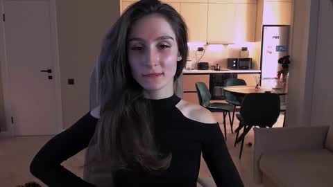 Hazel online show from September 14, 2025, 1:43 pm