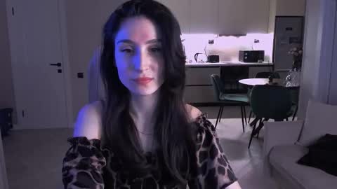 Hazel online show from October 31, 2025, 8:21 pm