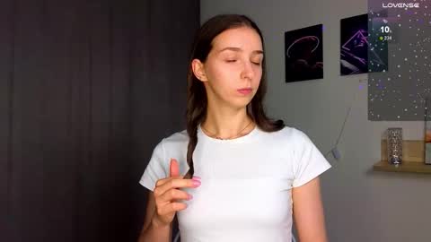 Hello My name is Helene NTMU  Finger up if u like what u see online show from September 24, 2025, 2:09 pm