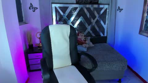 Snapshot of nova_sex1 chatting on June 10, 2026, 9:03 pm nova online show from June 10, 2026, 9:03 pm