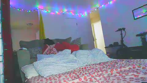 NovaAndDucky online show from September 10, 2025, 2:33 am