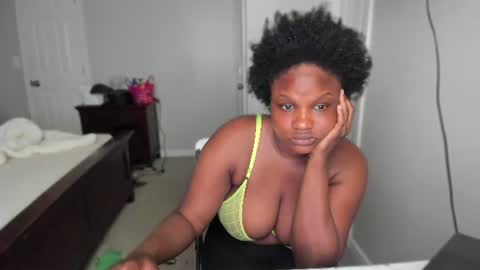 Snapshot of novacandy chatting on July 2, 2026, 2:01 pm Nova online show from July 2, 2026, 2:01 pm