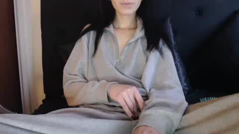 Olivia online show from October 28, 2025, 1:47 pm