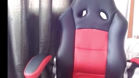 novaperotti online show from October 5, 2025, 9:02 pm