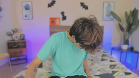 NovayBrian online show from October 31, 2025, 4:35 am