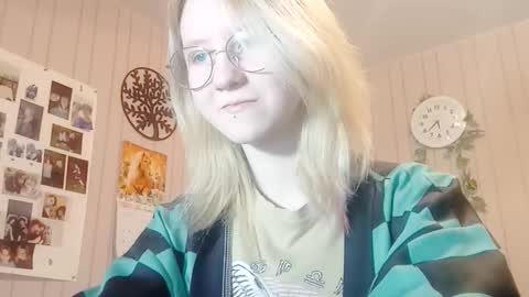 Sari  It is my first day  online show from February 7, 2026, 2:32 pm