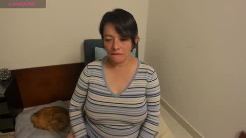 nuit_rose online show from January 22, 2025, 4:55 am