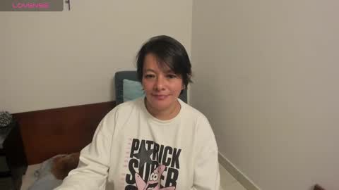 nuit_rose online show from January 24, 2025, 2:39 am