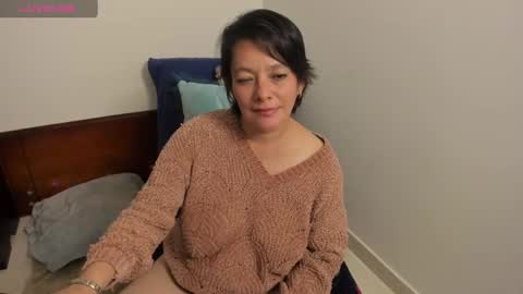 nuit_rose online show from March 2, 2025, 5:12 am