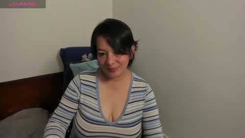 nuit_rose online show from March 3, 2025, 2:04 am
