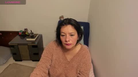 nuit_rose online show from September 12, 2025, 2:22 am