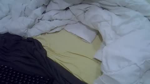 nunu_40 online show from February 18, 2026, 4:30 am