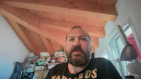 Snapshot of nutelloso79 chatting on October 28, 2025, 7:23 am Nutelloso online show from October 28, 2025, 7:23 am